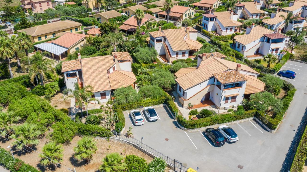 Arvilla'S Houses Campofelice Di Roccella Exterior photo